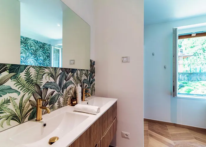 Riva - By Myhomeincomo *